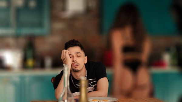 JUNO a lansat piesa "Erou"