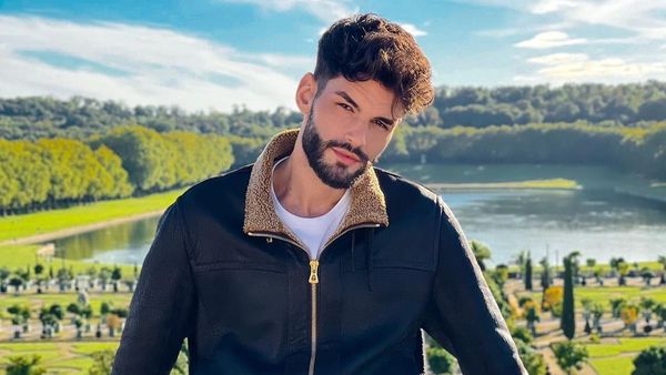 “Toți sunteți curajoși, viteji și neînfricați. Dacă ați fi fost voi în situația aia, cu siguranță ați fi trăit aceeași spaimă”. Edward Sanda nu a mai rezistat. Artistul îi pune la zid pe cei care au spus că nu este curajos