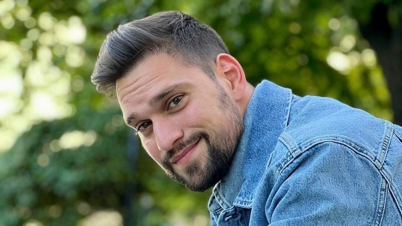 "Este o persoană at&acirc;t de empatică și de z&acirc;mbitoare". Vlad Gherman, despre scenele tandre cu colega sa de platou, Kira Hagi, care au declanșat controverse
