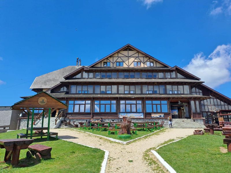 Cele mai frumoase cabane din România: Peisaje de vis