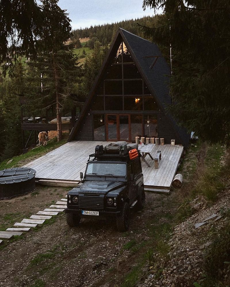 Cele mai frumoase cabane din România: Peisaje de vis