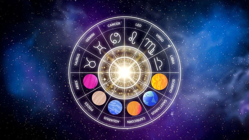 Horoscop zilnic, 23 noiembrie 2023: Racii au parte de o zi minunată pe toate planurile. Vărsătorii au numeroase motive de bucurie