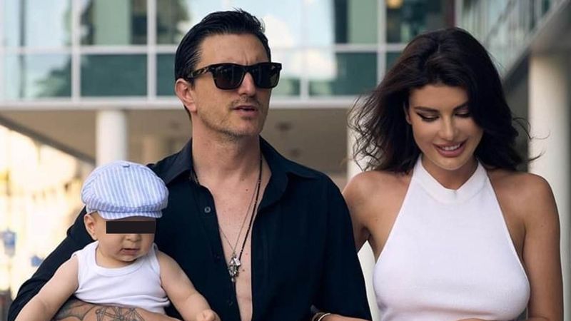 Dramă &icirc;n familia Angela Martini-Dragoș Săvulescu!  Fiul lor de numai doi ani, Kyree, trece prin momente care &icirc;l impactează foarte puternic emoțional. Repetă &icirc;ntr-una: "tata, tata"