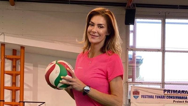 &rdquo;E sub orice critică&rdquo; Coșmarul prin care trece Roxana Ciuhulescu. Ce &icirc;i reproșează fostului soț, Mihai Ivănescu, după ce și-a operat fiica la coloană