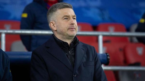 "Edi Iordănescu este un nume mare. Îi calcă pe urme tatălui său. Duce mai departe tradiția unui nume cu greutate în fotbalul românesc". Publicația elvețiană a analizat prestația României și a tras concluziile