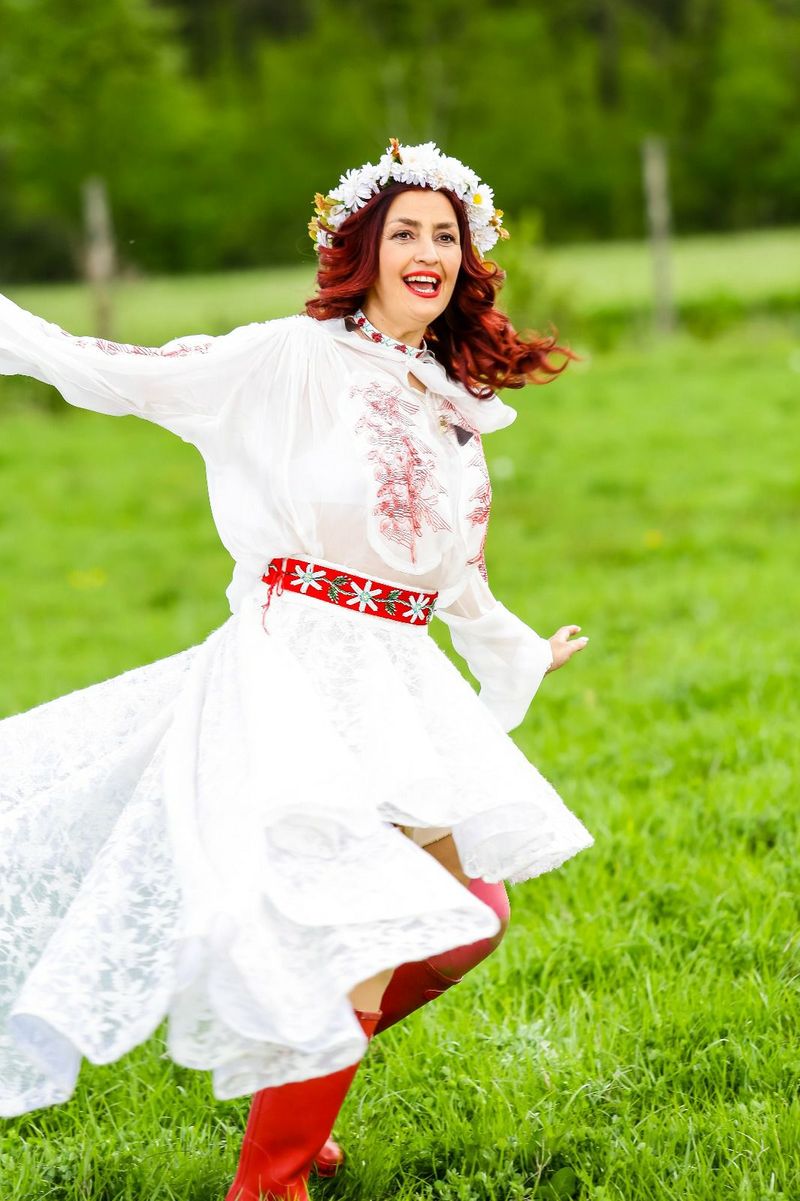 Rona Hartner a murit