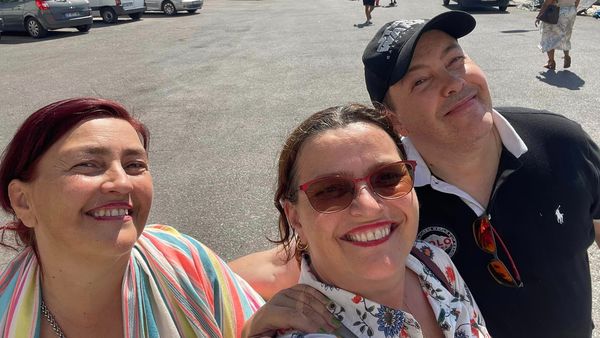 ”Surioara mea mică o să-mi lipsești cum nici nu-ți puteai închipui” Ce mesaj sfâșietor a postat sora Ronei Hartner, după moartea solistei