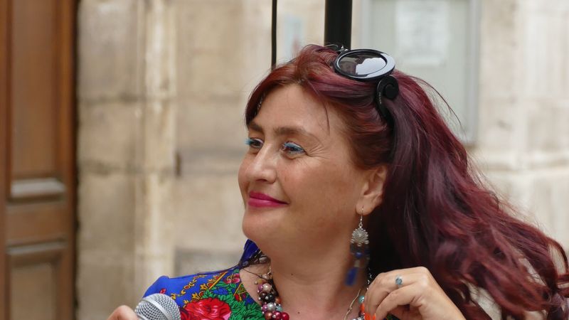 &bdquo;C&acirc;nd treci printr-un cancer, contează foarte mult credința&rdquo;. Motivul pentru care Rona Hartner a fost botezată &icirc;n secret și ce religie a avut artista