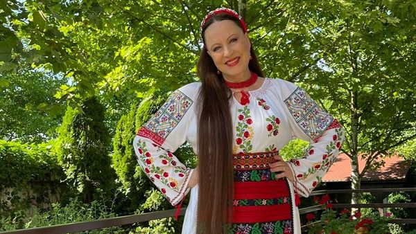 Maria Dragomiroiu a rememorat anii copilăriei. Marea interpretă de muzică populară nu a avut o viață ușoară: "Mâncam dude cu porcii"