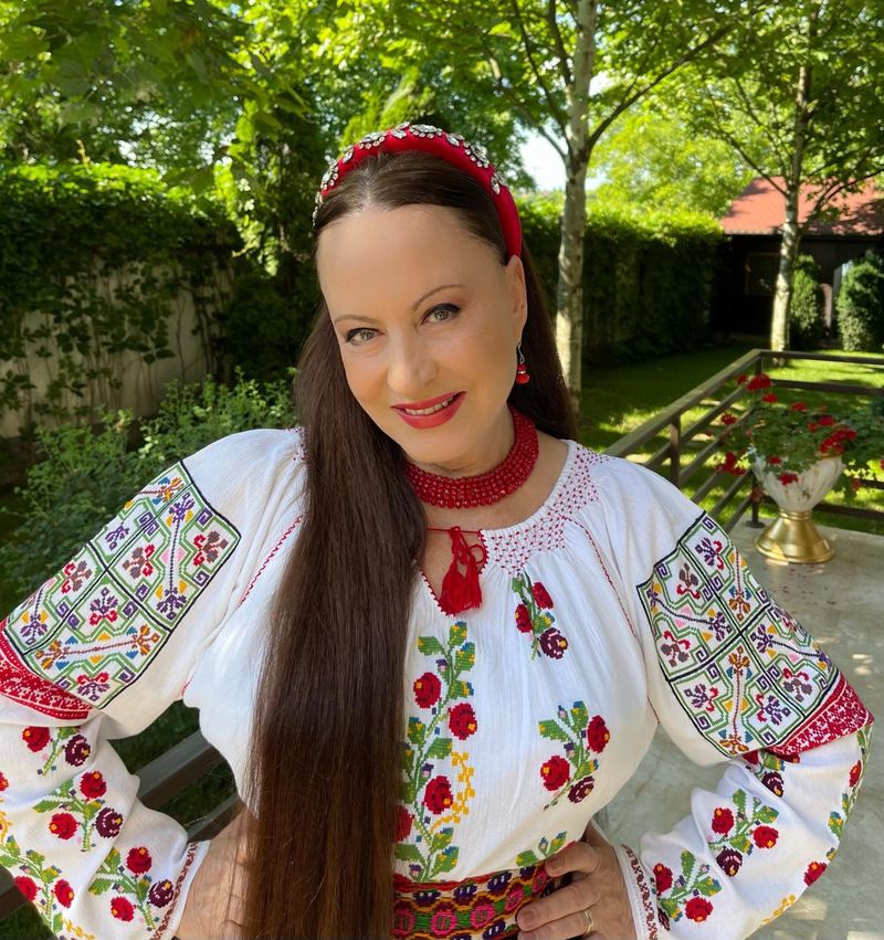 Maria Dragomiroiu copilarie