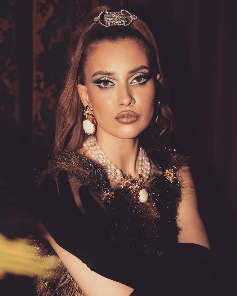 Iulia Albu taxata dur de fani