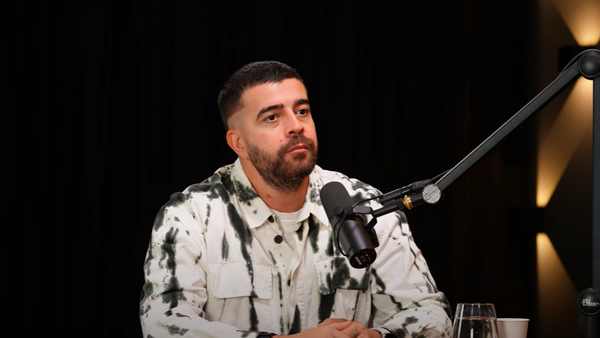 "Eu nu sunt Spike, eu sunt Speak. Vă rog frumos nu mă mai &icirc;njurați, eu nu am legătură cu povestea omului". Speak, apel disperat după ce a primit numeroase comentarii răutăcioase