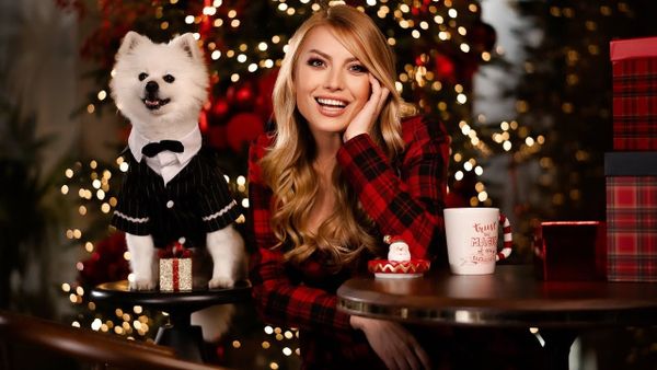 Elena Gheorghe a lansat piesa "Magia sărbătorilor"