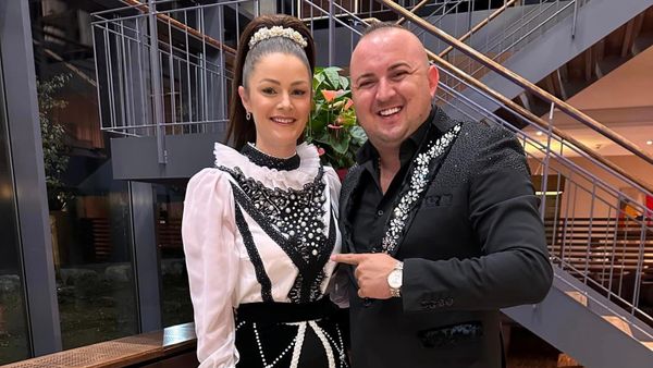 "În niciun caz nu s-ar fi uitat la o femeie de 42 de ani, care este mai tânăra cu câțiva ani decât maică-mea". Soția lui Vasilică Ceterașu, primele declarații după acuzațiile care au zguduit din temelii showbiz-ul românesc