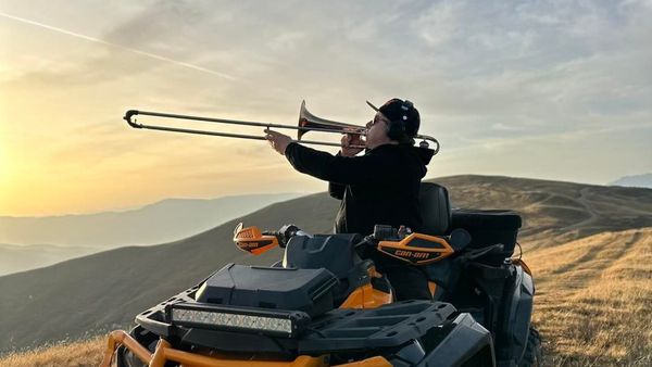 VIDEOCLIP: VOLTAJ x Zdob si Zdub - FRATZ