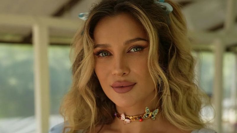 &rdquo;Mama mea este Maia Morgenstern&rdquo; Lora debutează &icirc;n actorie. Ce rol va interpreta celebra c&acirc;ntăreață