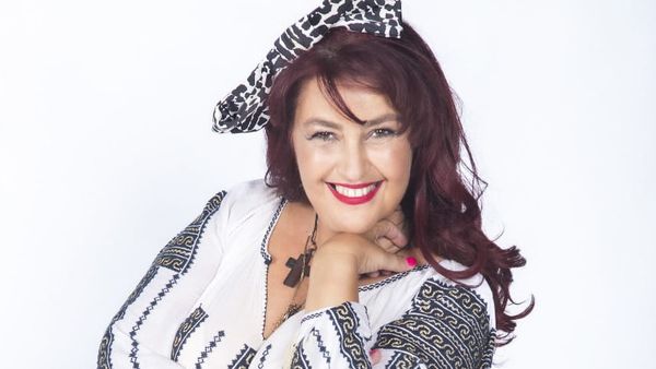 Familia Ronei Hartner, devastată de durere la priveghiul artistei. Primele imagini de la căpătâiul solistei