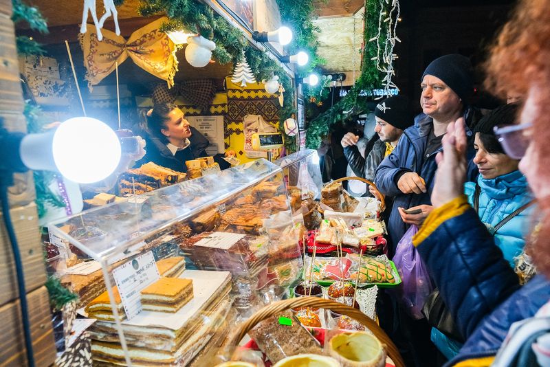 Târgul de Crăciun din Brașov s-a deschis anul acesta de Sfântul Andrei, pe data de 30 noiembrie