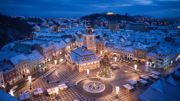 Cât costă un pahar de vin fiert la Târgul de Crăciun din Brașov în 2023?