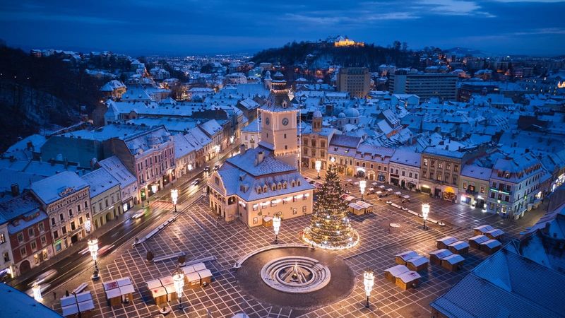 C&acirc;t costă un pahar de vin fiert la T&acirc;rgul de Crăciun din Brașov &icirc;n 2023?