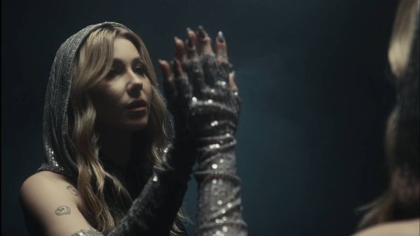 "Vorbește despre durerea pe care o simți într-o relație toxică". IRAIDA a lansat "NTM (Nu te mint)", prima piesă solo în limba română