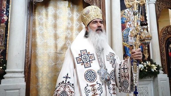 "Nu umblu cu supoziții, nu mă interesează ce este". Biserica Ortodoxă Rom&acirc;nă, zguduită de un scandal de corupție la nivel &icirc;nalt. Arhiepiscopul Teodosie, urmărit penal de DNA pentru cumpărare de influență
