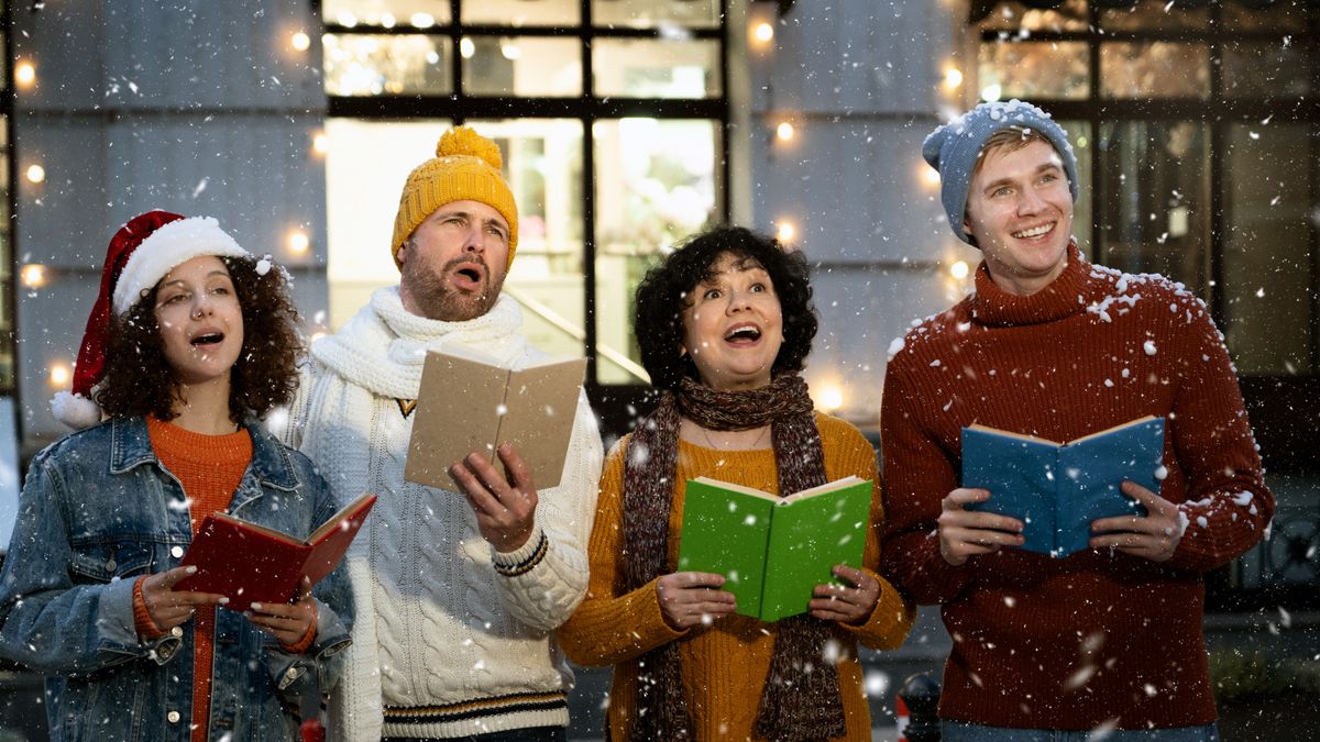 Cele mai frumoase colinde românești de Crăciun 2023 și Anul Nou 2024