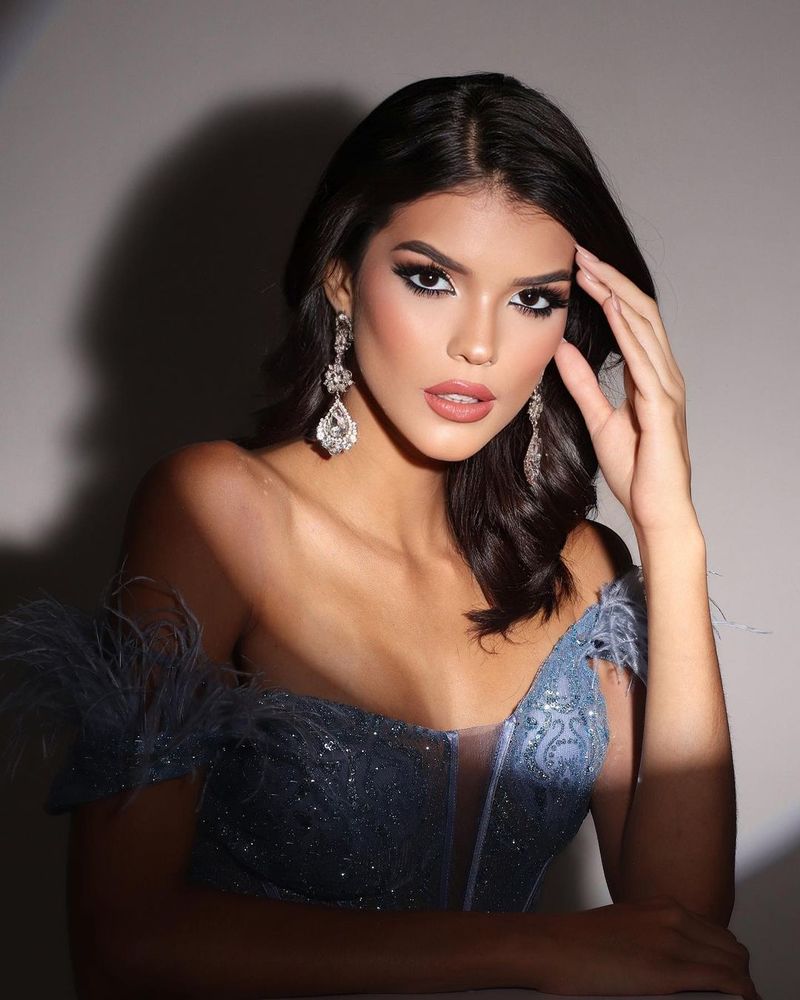 Ileana Márquez Pedroza a câştigat titlul de Miss Venezuela 
