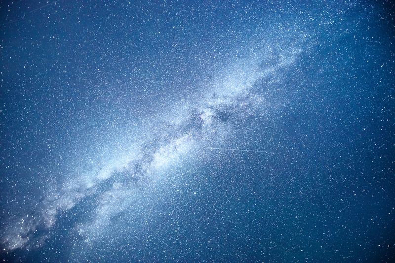 Când are loc cea mai spectaculoasă ploaie de meteori a anului 2023?