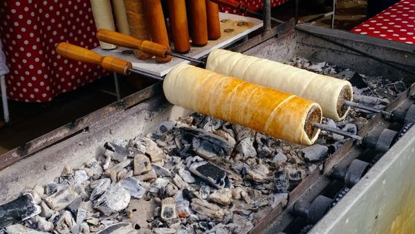 C&acirc;t costă un Kurtos kalacs la T&acirc;rgul de Crăciun din Drumul Taberei?