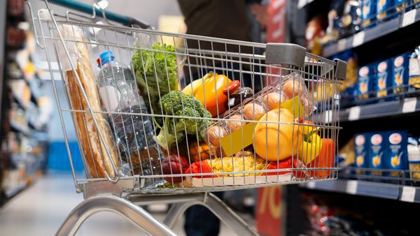 Programul supermarketurilor de Crăciun 2023 și Revelion 2024