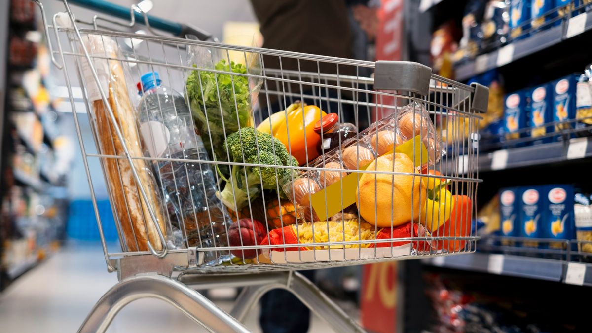 Programul supermarketurilor de Crăciun 2023 și Revelion 2024