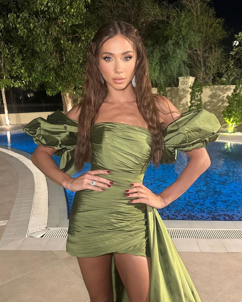 Ce averi au protagoniștii reality show-ului de pe Netflix, 