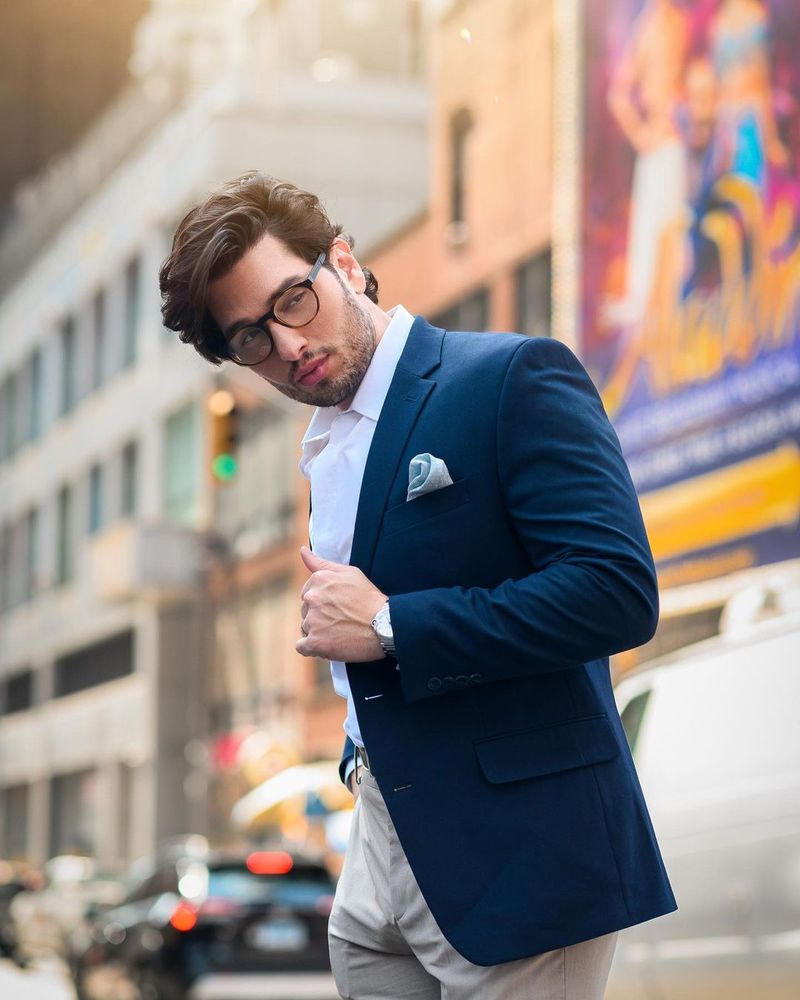 Cum au ajuns milionari protagoniștii reality show-lui de pe Netflix, ”Lux de Dubai”?