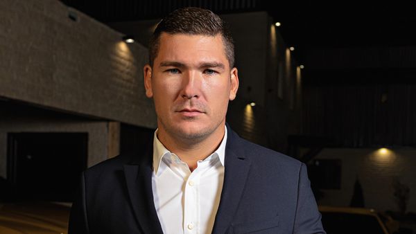 "Ai pus partea materială deasupra copilașilor și familiei cu zâmbetul pe buze. După această încercare declari opusul cu lacrimi de crocodil". Călin Donca i-a scandalizat pe fani. Valul de critici după eliberarea din închisoare