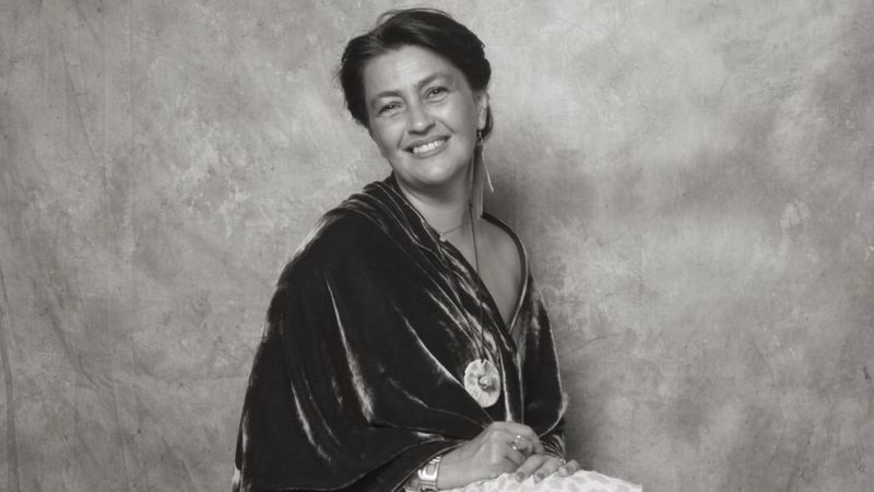 Mama Ronei Hartner &icirc;și strigă durerea: "Catedrala de la Toulon a răsunat jalnic pentru Ronica". Femeia &icirc;și găsește alinarea &icirc;n privirea constantă a fotografiilor și a videoclipurilor