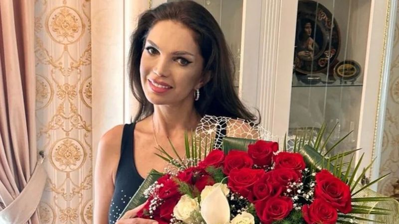 &rdquo;Mă bucur că am parte de un moș care, &icirc;n fiecare an, e foarte atent&rdquo; Cristina Spătar, copleșită de cadou din partea soțului, de Crăciun