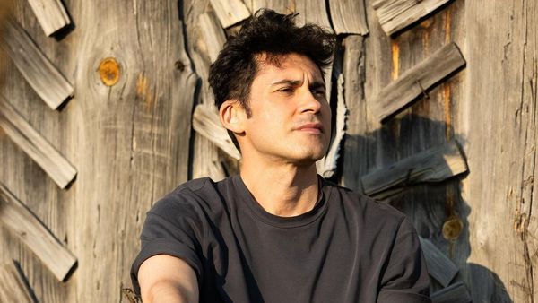 Ce s-ar ascunde, de fapt, în spatele reacției lui Dan Bălan de pe scenă. Fanii au speculat imediat că ar fi urcat băut pe scenă, însă altul ar fi adevărul