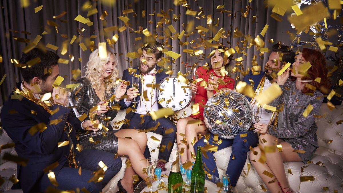 Ce trebuie să porți în noaptea dintre ani pentru a avea noroc?