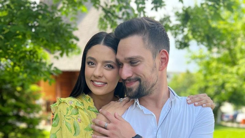 &bdquo;E bine ca atunci c&acirc;nd ești pe val să profiți de fiecare oportunitate&rdquo;. &Icirc;n ce au decis Vlad Gherman și Oana Moșneagu să investească banii făcuți din actorie?