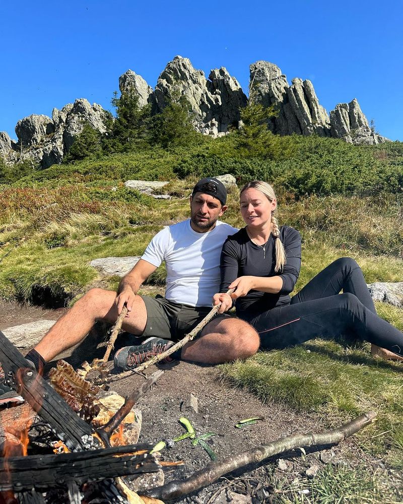 Laura Cosoi și soțul ei vor deveni anul acesta părinți pentru a patra oară