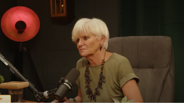 Monica Tatoiu, despre singurătatea la o v&acirc;rstă &icirc;naintată: "Vai de capul meu! Ești singur la 46 de ani. Ce o să faci la bătr&acirc;nețe? Păi la v&acirc;rsta asta tu mai poți agăța doar la botezuri sau &icirc;nmorm&acirc;ntări"
