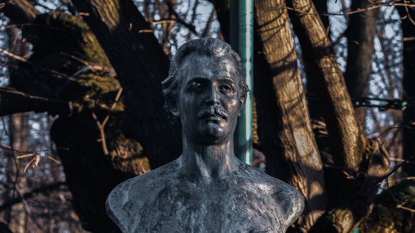 Ziua Mihai Eminescu 2024: Cele mai frumoase poezii scurte și mai puțin cunoscute