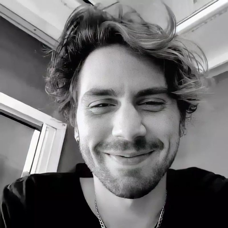 Taro Emir Tekin relatie parinti