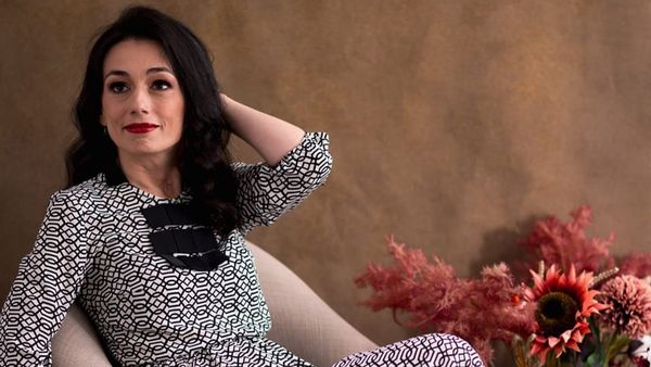 "M-a lovit ca un trăsnet. Nu m-aș fi gândit vreodată că moartea îi va fura toate planurile". Cu sufletul făcut "țăndări" de durere, Nouria Nouri și Ileana Șipoteanu, omagii emoţionante pentru creatoarea de modă Delia Lazăr