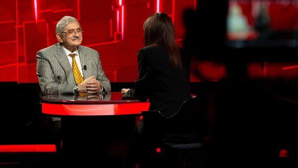 Jean Paler dezvăluie momente cutremurătoare din timpul serviciului militar, &icirc;n prima ediție a noului sezon "40 de &icirc;ntrebări cu Denise Rifai", duminica aceasta, de la 23:30, la Kanal D