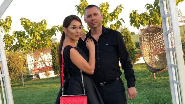 "A fost foarte greu. Se uita foarte intens la mine. &Icirc;mi e frică de el și de &icirc;njurăturile pe care mi le spunea". Dana Roba retrăiește clipele de spaimă. Bruneta este profund afectată de ce s-a &icirc;nt&acirc;mplat &icirc;n sala de judecată