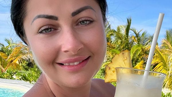 „Cum ai fost și cum ai ajuns. Dacă ai să scapi telefonul în apă, cu ce mai filmezi atâta fițe?” Gabriela Cristea, pusă la zid de urmăritori după ce s-a afișat în costum de baie