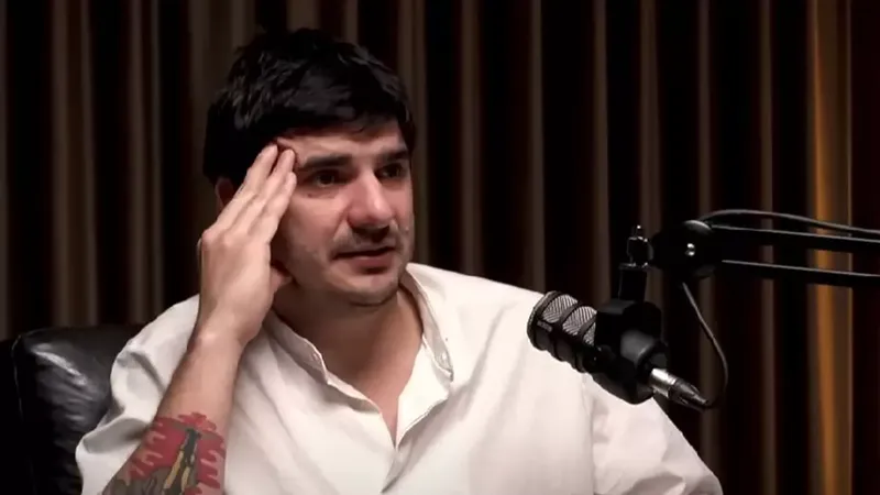 "Așa și? Unde e problema că este fiica unor persoane publice? Meritul este al ei. Oamenii care aruncă cu vorbe ur&acirc;te &icirc;n acest copil, au &icirc;nvățat pe dinafară vreodată 3 fraze &icirc;n viața lor?". Alex Bogdan, reacție dură pentru haterii care au criticat-o pe Eva