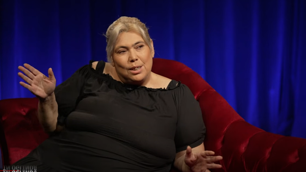 "A venit peste mine în pat. M-am speriat, am reușit să scap, să fug". Ioana Tufaru, mărturisiri tulburătoare despre tatăl violent. Fiica Andei Călugăreanu susține că bărbatul ar fi încercat s-o abuzeze, pe când era adolescentă